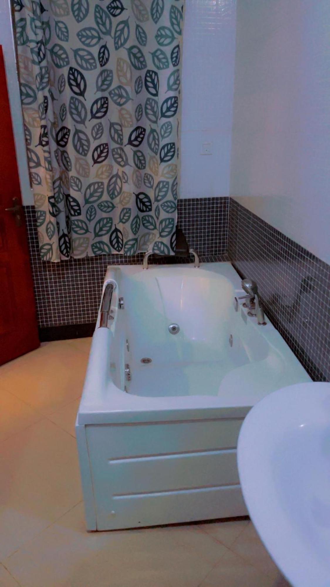 Super Paradise Hotel Кампала Екстер'єр фото